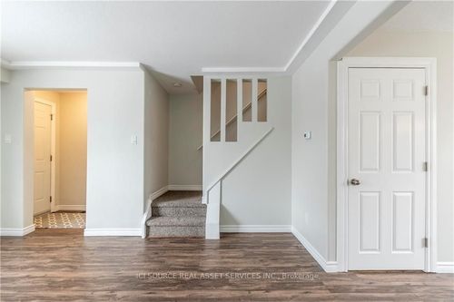45-205 Carlyle Dr, London, ON, N5V3K7 | Card Image