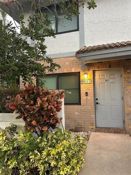 9831 Riverside Dr, Coral Springs, FL, 33071-6895 | Card Image