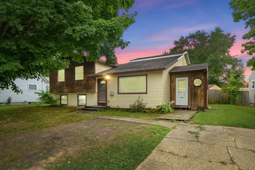 210 Meadowlark Street, Middleville Village, MI, 49333 | Card Image