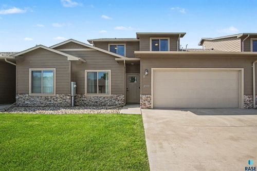 2713 E Meadowside Pl, Sioux Falls, SD, 57108-3700 | Card Image