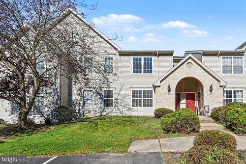215 Forest Oak Ln, HARRISBURG, PA, 17110-3910 | Card Image