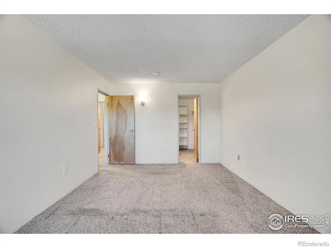 HUGE primary Suite with attached full bath | Image 19