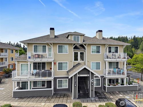 c102-537 225th Ln Ne, Sammamish, WA, 98074-7188 | Card Image