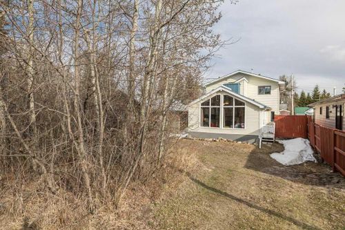 802 1 Ave, Ma-Me-O Beach, AB, T0C1X0 | Card Image