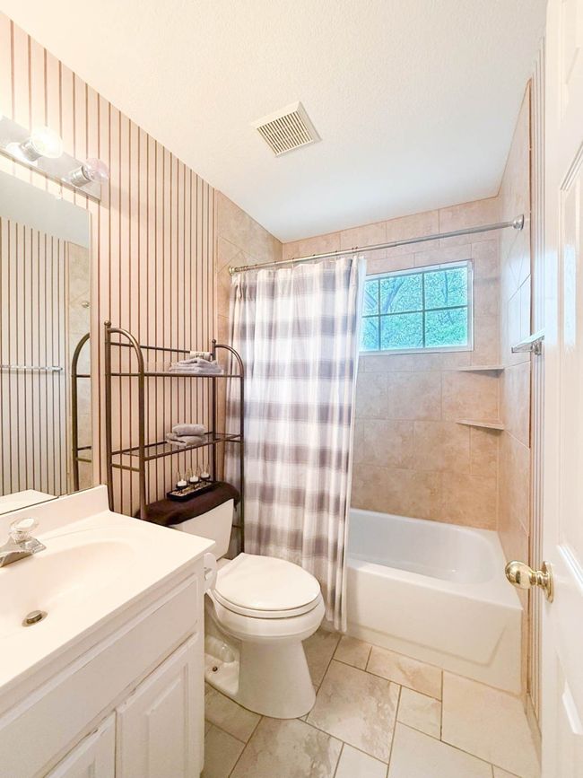 Bathroom 3 | Image 34