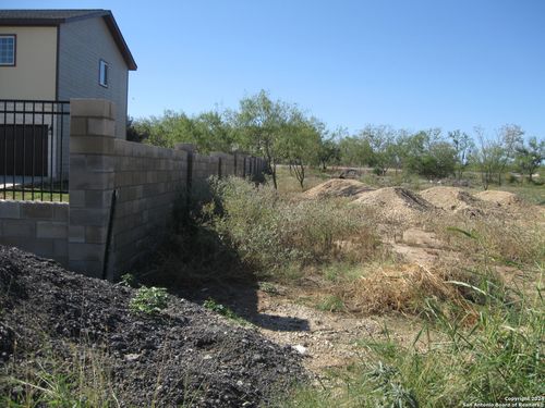 754 County Road 6843, Lytle, TX, 78052 | Card Image