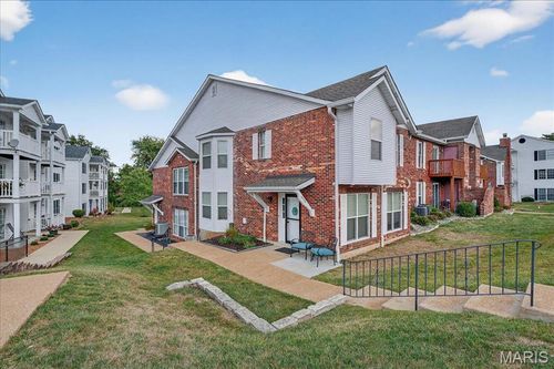 2552 Coppergate Square Dr, Saint Louis, MO, 63129-6172 | Card Image