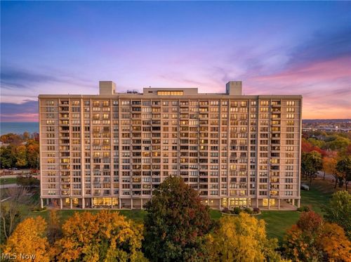 203-1 Lake Shore Boulevard, Bratenahl, OH, 44108 | Card Image