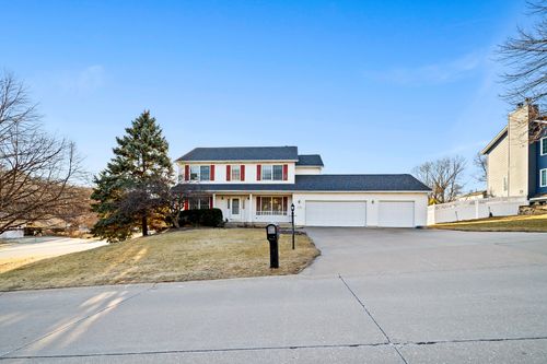 4700 Heatherstone Rd, Bettendorf, IA, 52722-5400 | Card Image