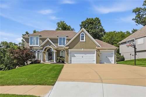 14440 Nw 64th Ter, Parkville, MO, 64152-5267 | Card Image