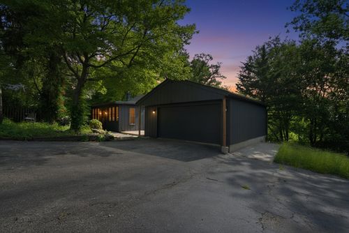 306 N Cresthill Ave, Mchenry, IL, 60051-7503 | Card Image