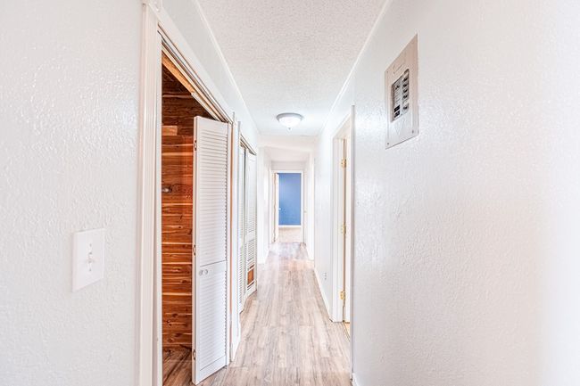 1204 Tinker St, House other with 3 bedrooms, 2 bathrooms and 2 parking in Seagraves TX | Image 7