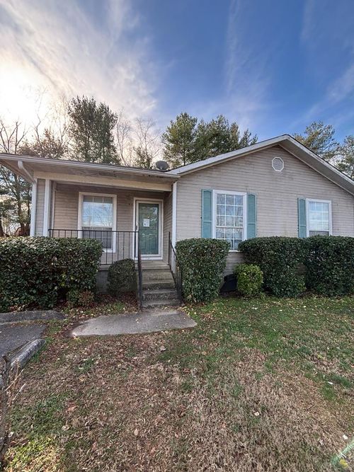 459 Oriole Dr Unit M6, Mcminnville, TN, 37110-3560 | Card Image