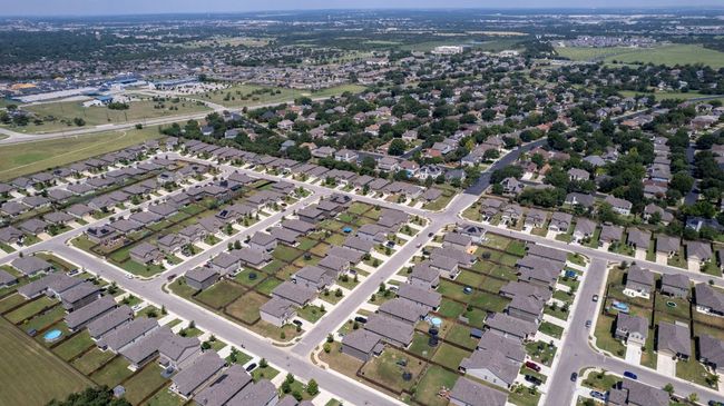 Bird's eye view of neighborhood | Image 30