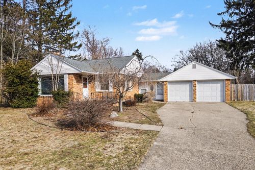 1295 Pontiac Rd, Benton Harbor, MI, 49022-5624 | Card Image