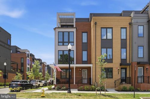 329 Calvert Ave, ALEXANDRIA, VA, 22301-1592 | Card Image