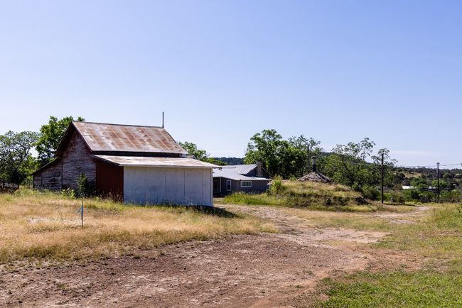684 Stoneleigh Rd, Home with 3 bedrooms, 2 bathrooms and null parking in Center Point TX | Image 30