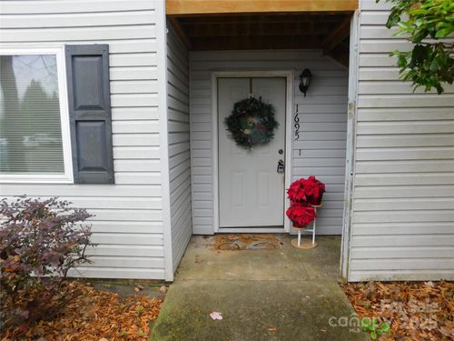 1695 Hunters Trl, Rock Hill, SC, 29732-1765 | Card Image