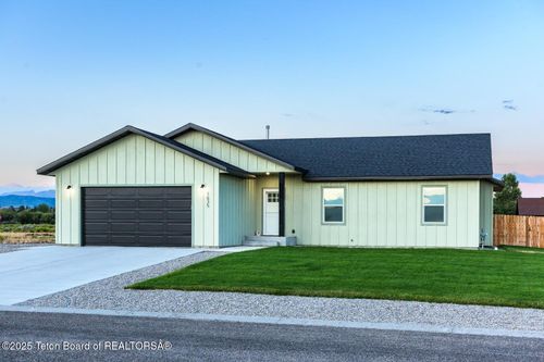 1635 Cantlin Pl, Pinedale, WY, 82941-6727 | Card Image