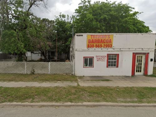 516 Commerce St, Pleasanton, TX, 78064-2244 | Card Image