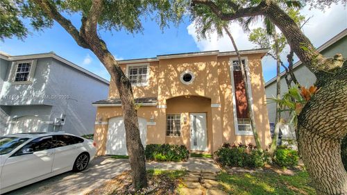 9894 Nw 2nd Ct, Plantation, FL, 33324-7092 | Card Image
