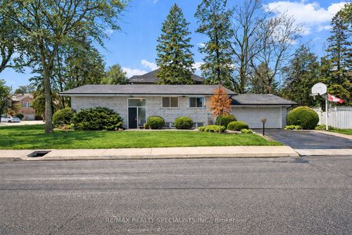 322 Parkview Ave, North York, ON, M2N3Z4 | Card Image