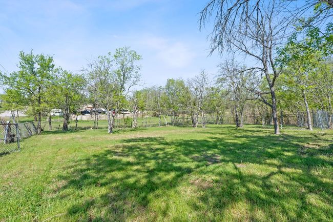 405 E Browning St, House other with 4 bedrooms, 2 bathrooms and 2 parking in Manor TX | Image 5