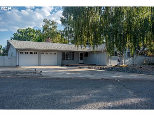 10107 Emily Dr, Island City, OR, 97850-8440 | Card Image