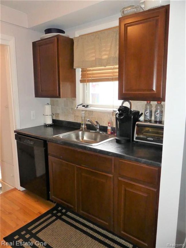 14847 University Street, Sold in Allen Park Zoocasa