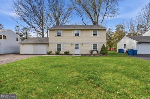 311 E Park Ave, SELLERSVILLE, PA, 18960-2710 | Card Image