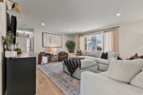985 1st St, Ogden, UT, 84404-4040 | Card Image