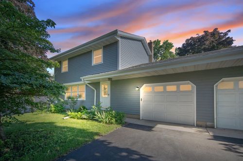 2205 Mapleview Ave, Maplewood, MN, 55109-1441 | Card Image