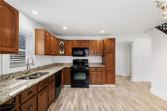 1028 Moon Run Rd, House other with 3 bedrooms, 3 bathrooms and 4 parking in Mc Kees Rocks PA | Image 14