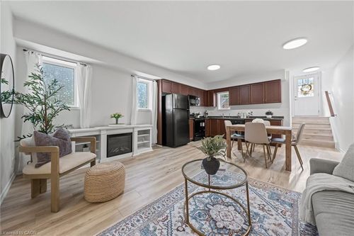24a-931 Glasgow St, Kitchener, ON, N2N0B6 | Card Image