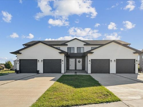 916 S 11th Ave, Washington, IA, 52353-1312 | Card Image