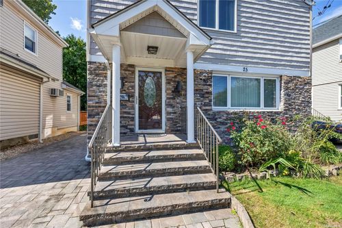 25 S 17th St, New Hyde Park, NY, 11040-4916 | Card Image