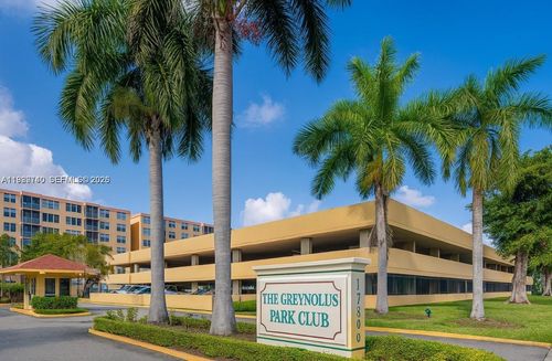 702-17890 W Dixie Hwy, North Miami Beach, FL, 33160-4864 | Card Image