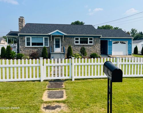 200 Avenue L, Matamoras, PA, 18336-1408 | Card Image