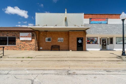 206 W Locust St, Fairbury, IL, 61739-1551 | Card Image