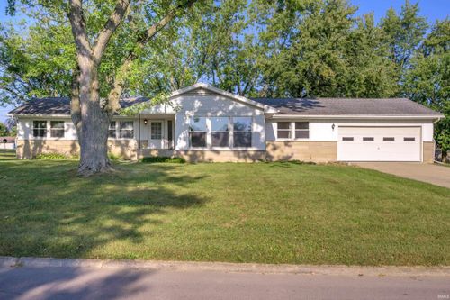 211 Woodland Dr, Hartford City, IN, 47348-8951 | Card Image