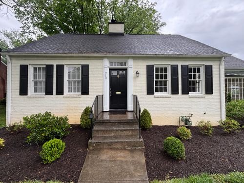 210 Locust Ave, Salem, VA, 24153-3417 | Card Image
