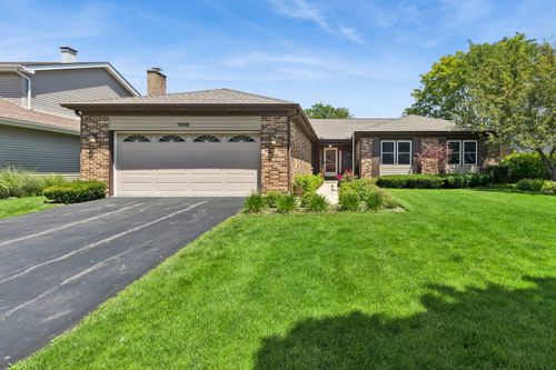 1108 E Oxford Ln, Arlington Heights, IL, 60004-3354 | Card Image