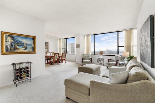 unit-14o-14 Greenway Plz, Houston, TX, 77046-1422 | Card Image
