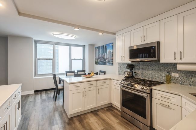 APT-2410 - 400 E Randolph St, Condo with 2 bedrooms, 2 bathrooms and 2 parking in Chicago IL | Image 13