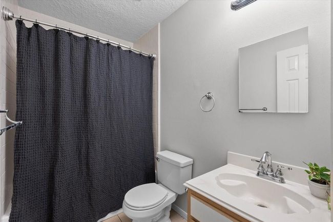 Secondary Bath | Image 28