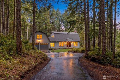 100 E Twanoh Heights Road S, Belfair, WA, 98528 | Card Image