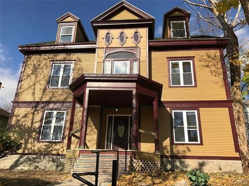 365 Green St, Syracuse, NY, 13203-2911 | Card Image