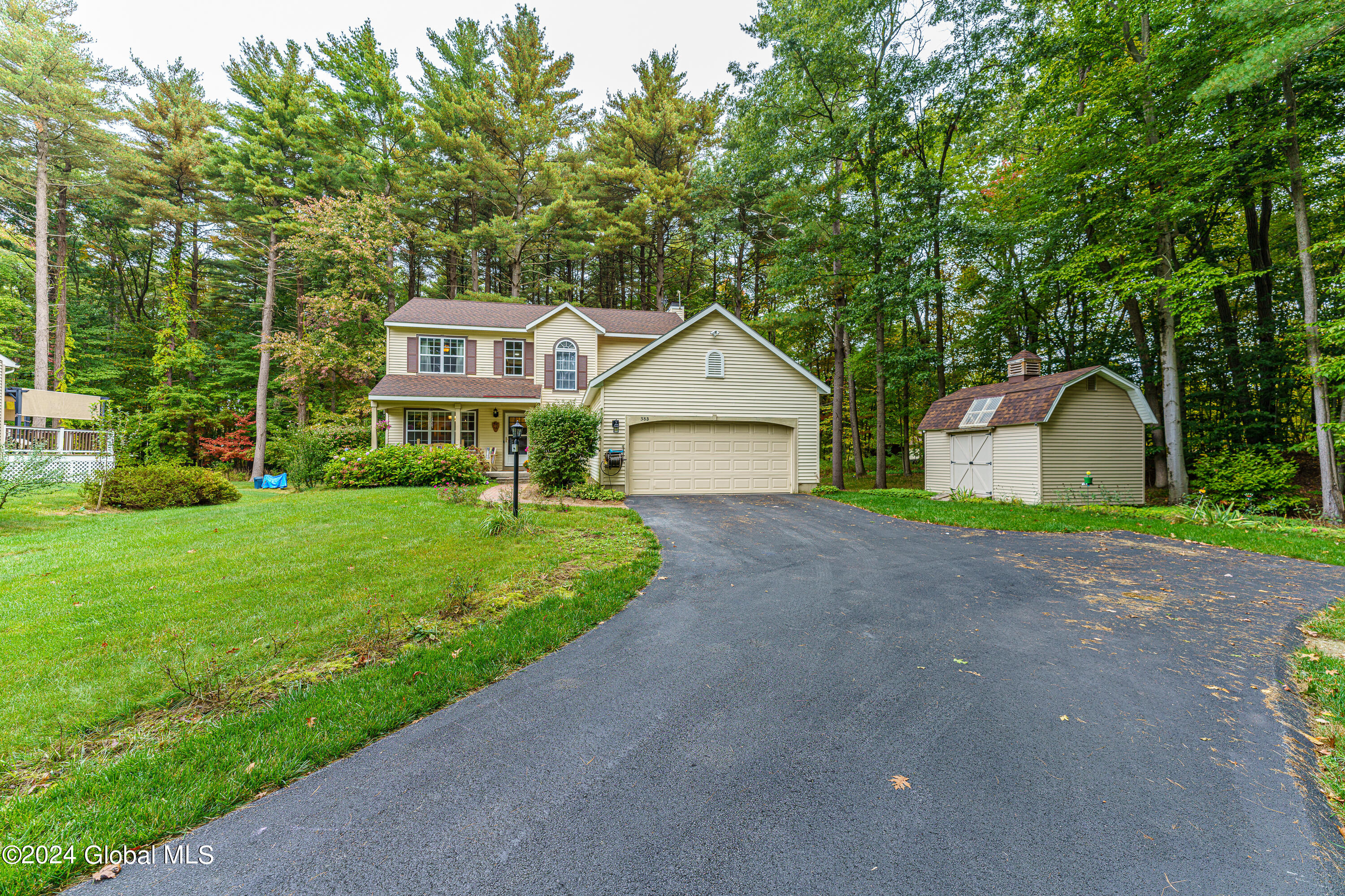 Huntwood Dr, Clifton Park, NY 12065