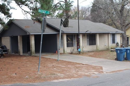 538 E Massey St, Athens, TX, 75751-4540 | Card Image