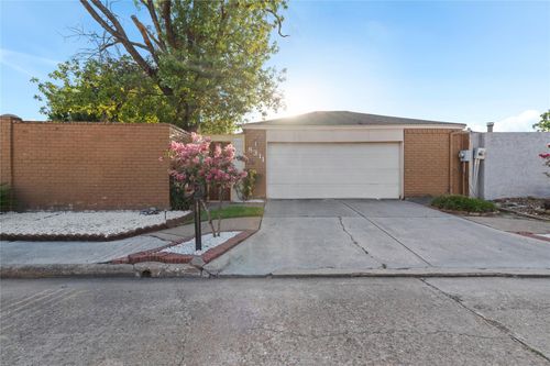 8311 Country Wind Ln, Houston, TX, 77040-1401 | Card Image